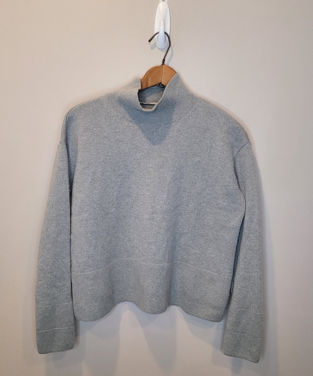 Everlane Cashmere Gray Mock Neck Boxy Long Sleeve Sweater Small Quiet Luxury